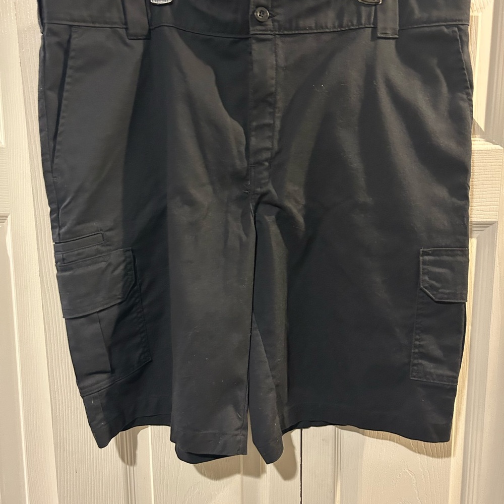 Dickies Black Cargo Shorts with Relaxed Fit
